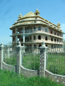 2008.06.24. Erdély, 08-Bánffyhunyad, a kivagyiság épületei IMG 0216